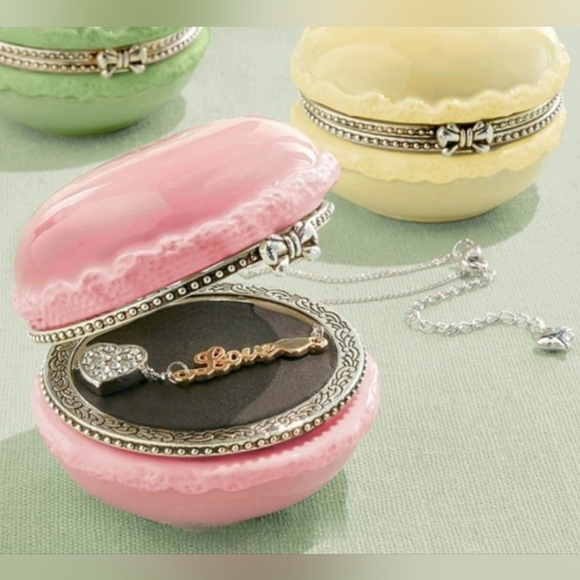 Heart/Love Necklace in Pink Macaroon NWOT - Picture 1 of 5